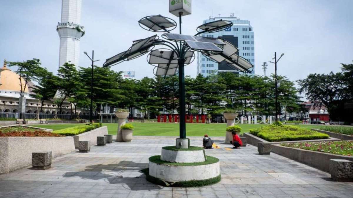 Alun Alun Bandung Kembali Dibuka, Wajah Baru Ruang Publik Ikonik.
